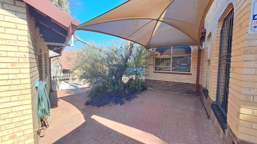 4 Bedroom Property for Sale in Pellissier Free State